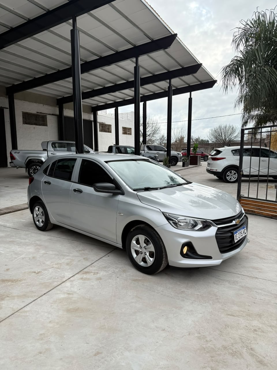 CHEVROLET - ONIX LT  1.2 - MANUAL  - 2020